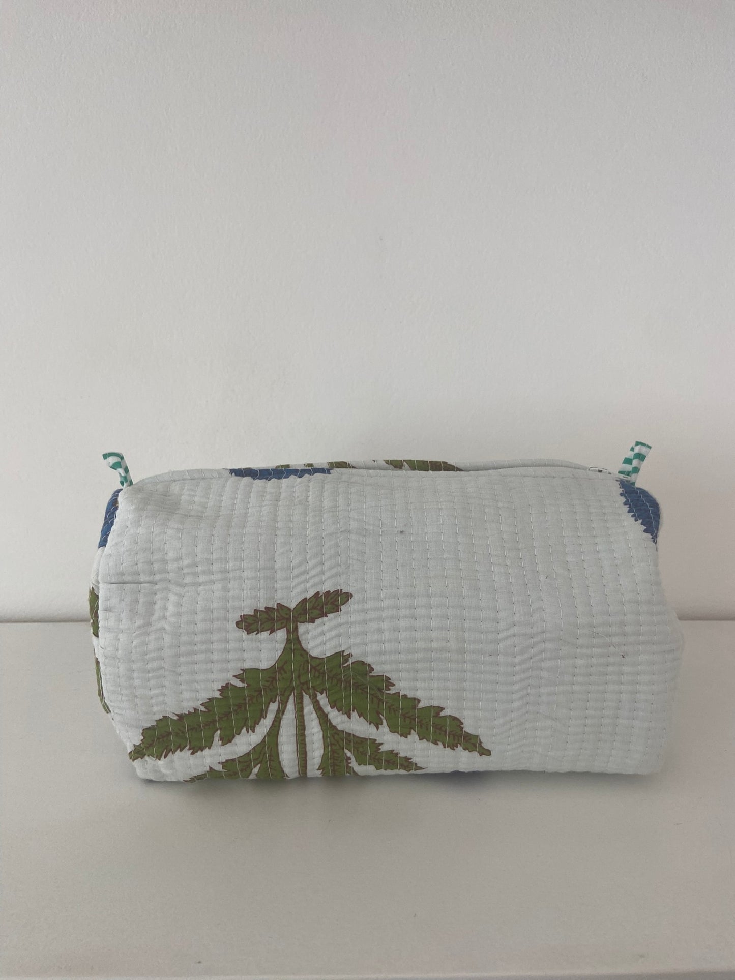 Necessaire