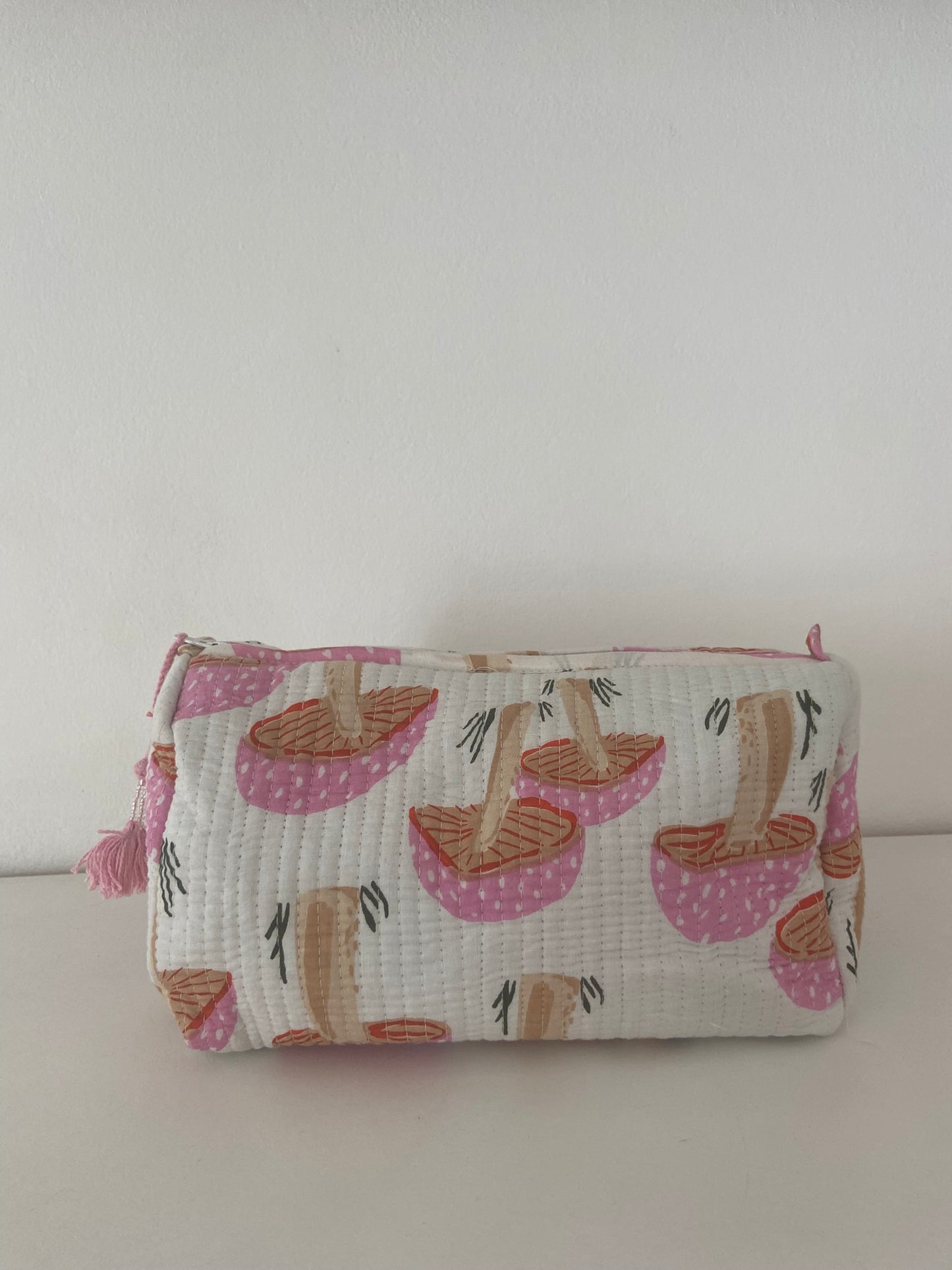 Necessaire