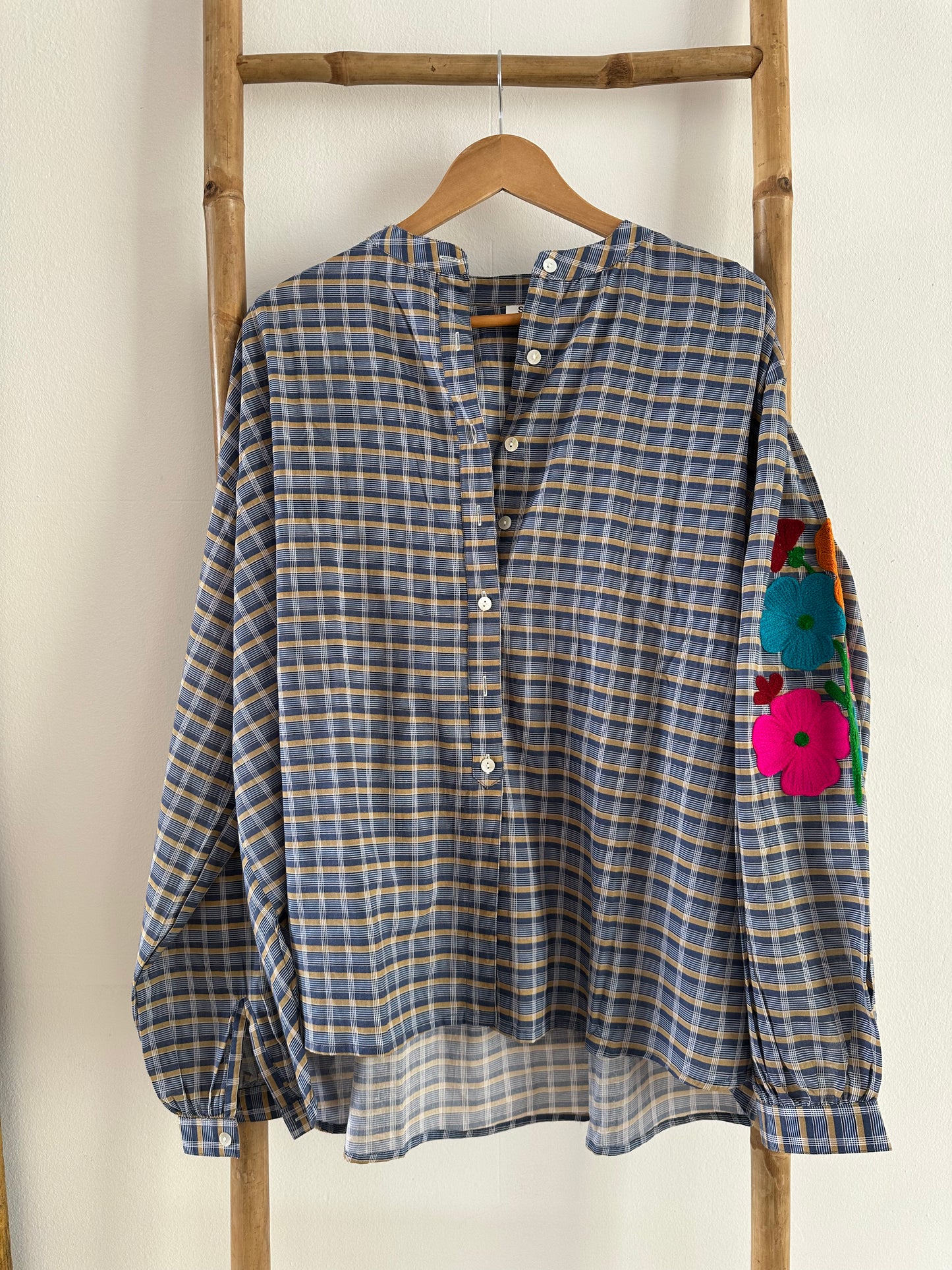 Camisa Bordada