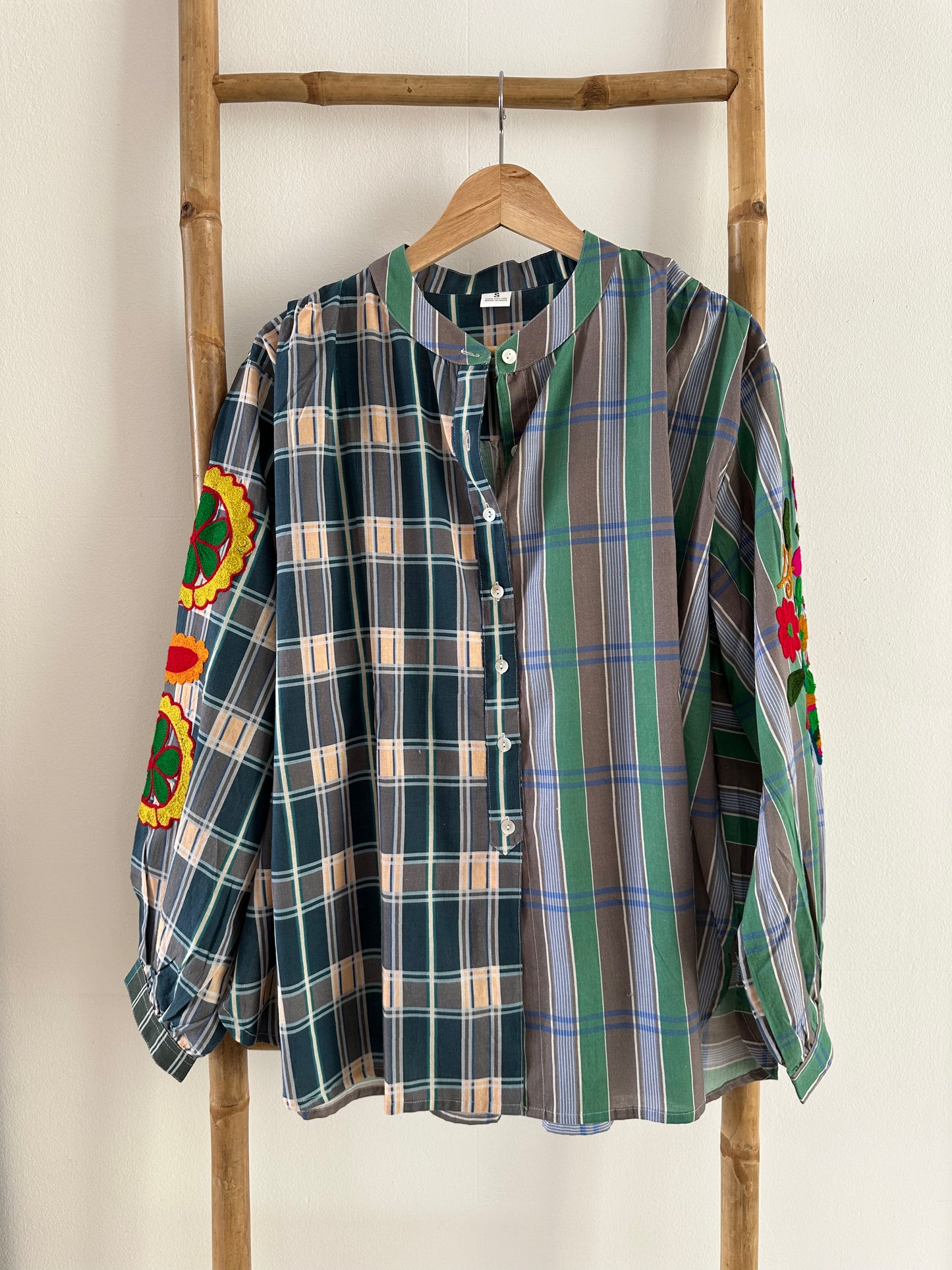 Camisa Bordada
