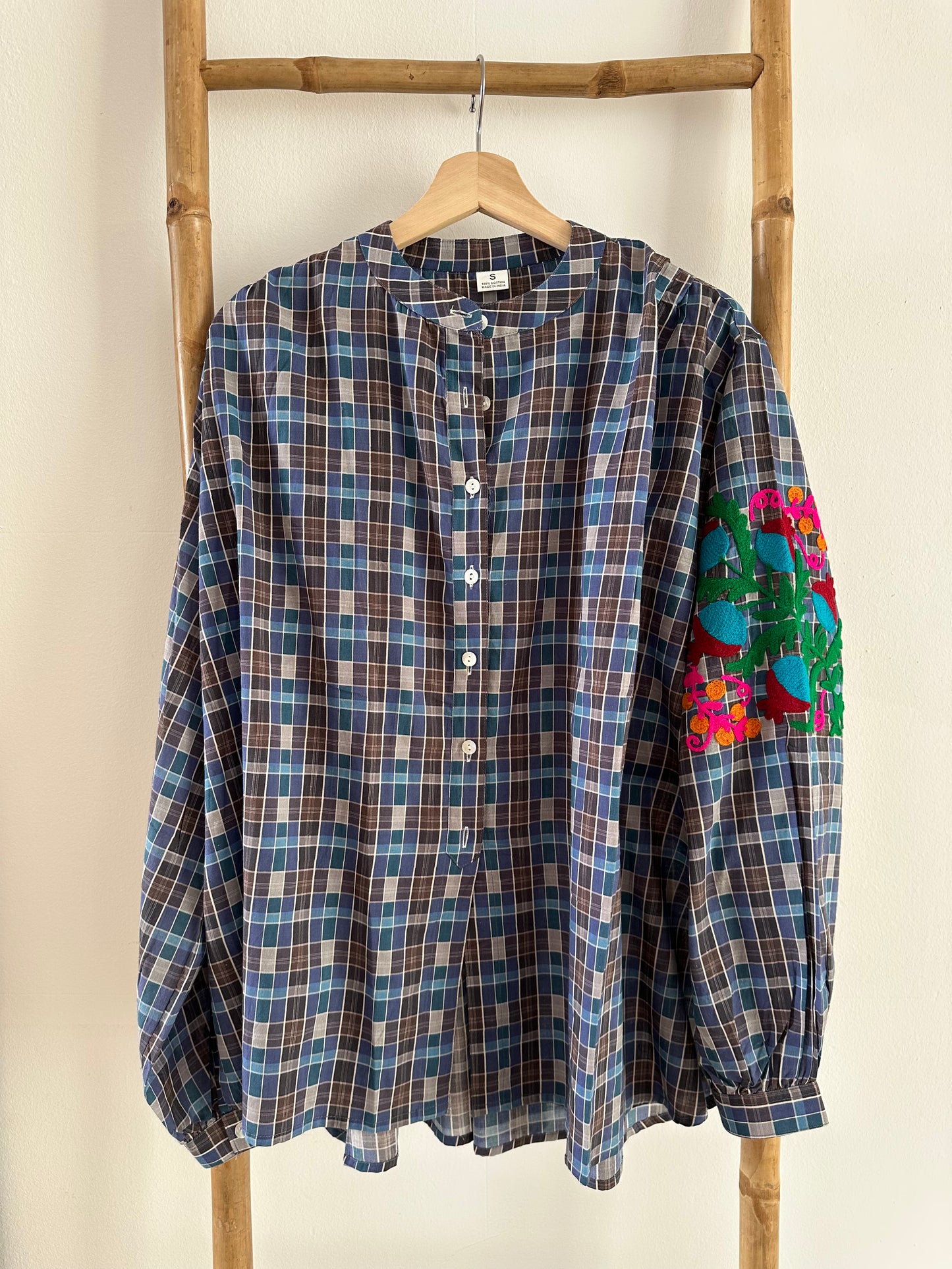 Camisa Bordada