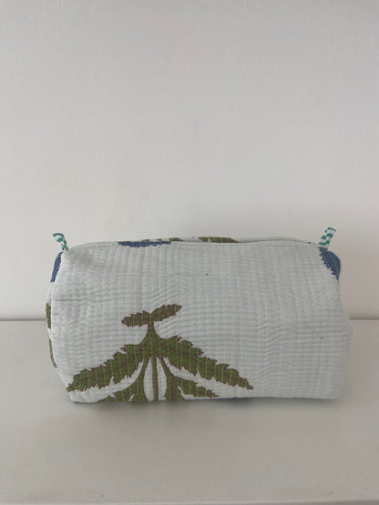 Necessaire
