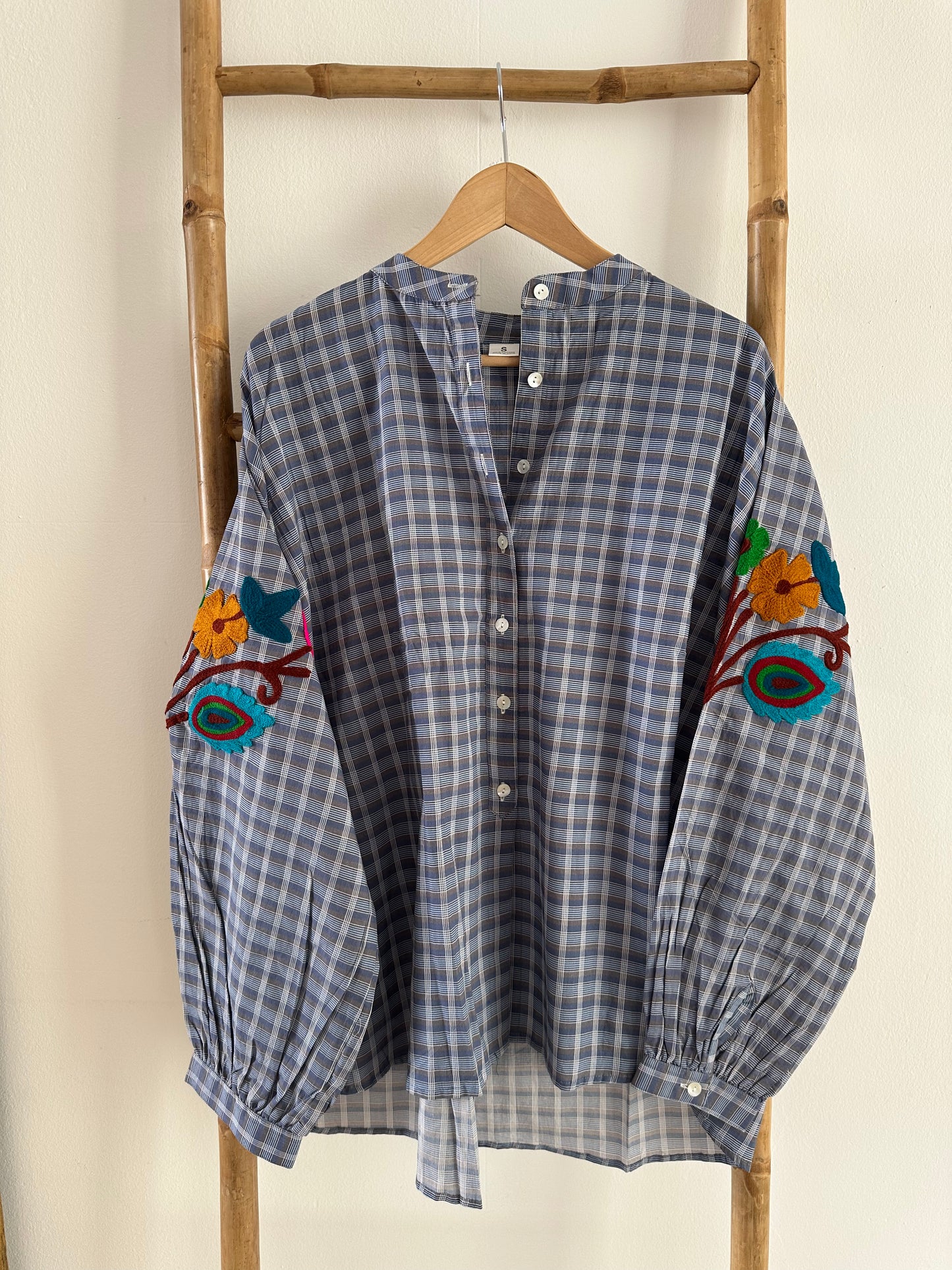 Camisa Bordada